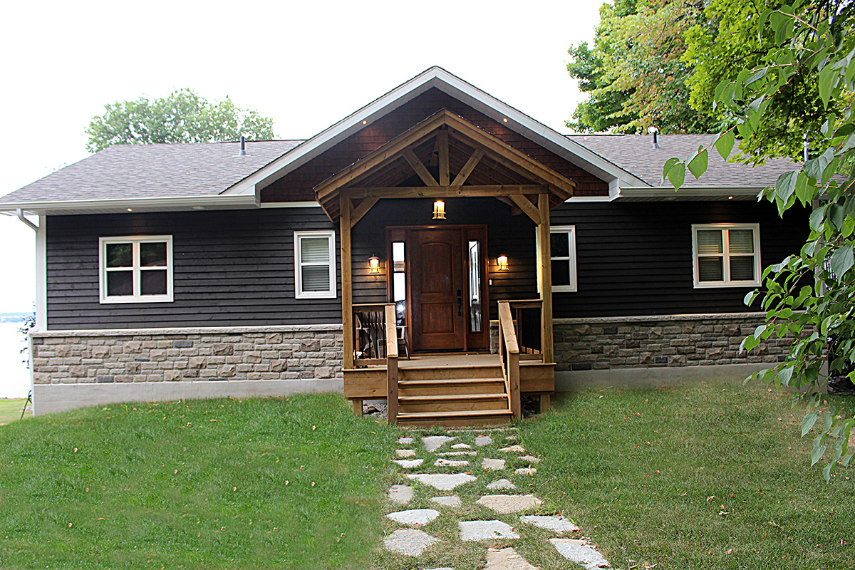 Lakefront Cottage with Walkout